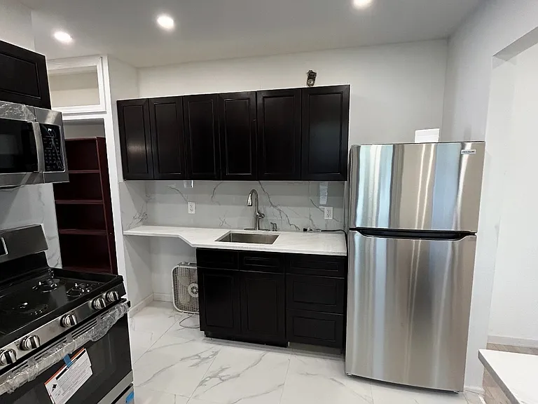 30-50 30th St #4L — Photo 3