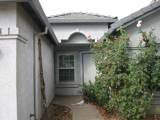 3 bed, 1490 sqft, $2,300 — Photo 4