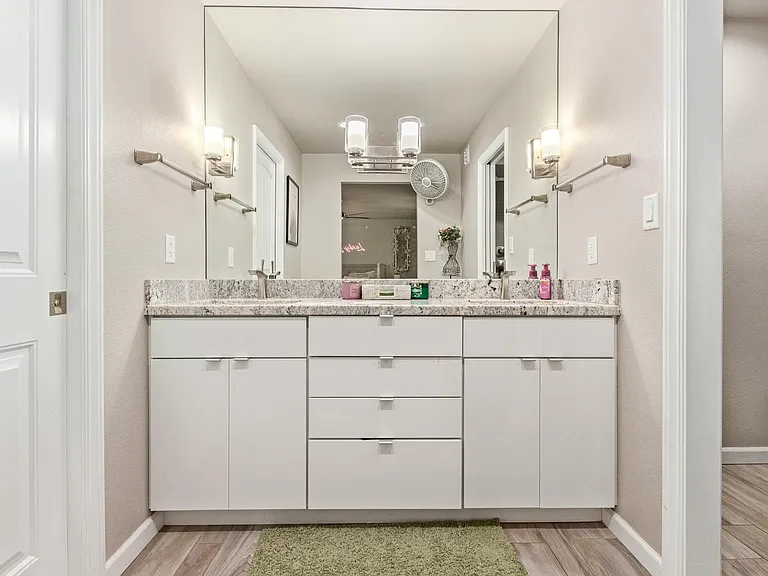 5913 E Thomas Rd — Photo 17