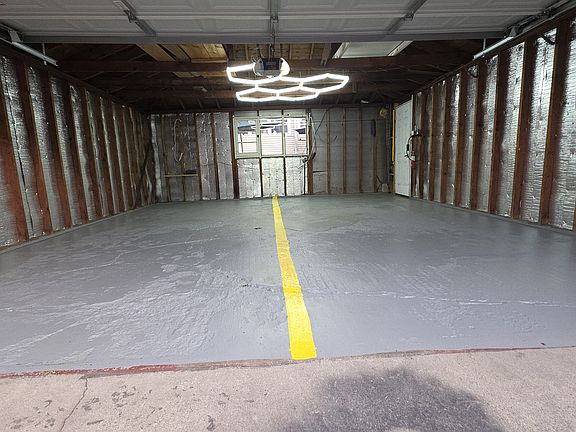 3rd image of 5108 W Henderson St