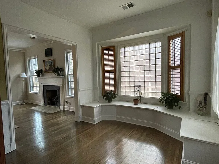 970 N Barksdale St — Photo 5