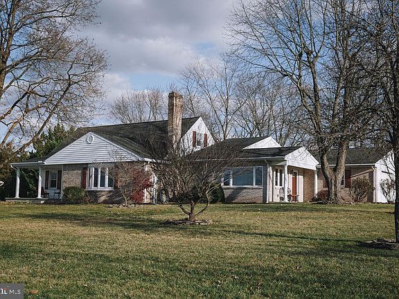2nd image of 614 Heritage Dr