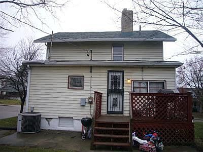 3rd image of 100 Fernwood Ave
