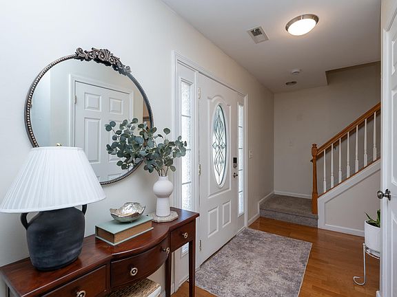 3rd image of 39 Perkins Ct