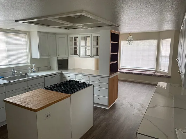 1227 Green Valley Dr — Photo 3