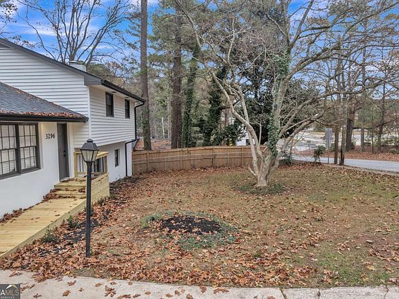 4th image of 3296 Columbia Woods Dr