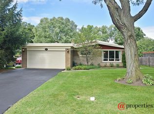 2426 Bel Air Dr, Glenview, IL 60025