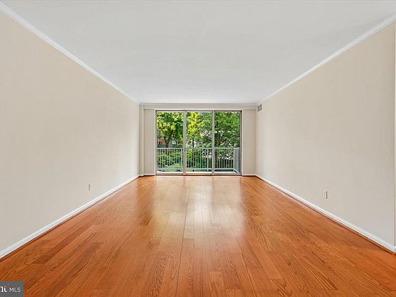 4th image of 4977 Battery Ln #1-204