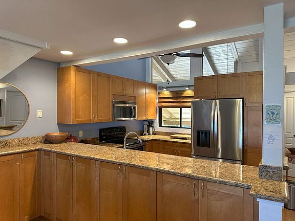 5th image of 68-3840 Lua Kula St APT G202
