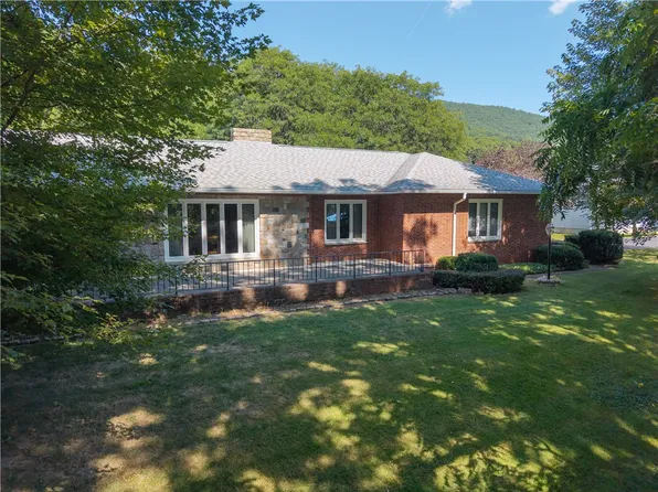 3 Wilmot St, Dansville, NY 14437