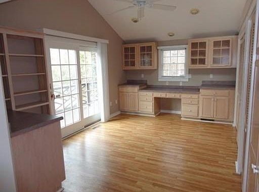 4th image of 65 Briarwood Ave