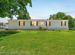 8144 Columbia Hwy, Eaton Rapids, MI 48827