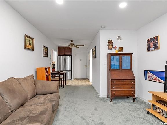 3rd image of 601 Chestnut St APT B18