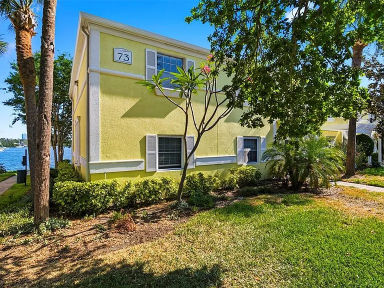 201 Pompano Dr SE #C — Photo 36