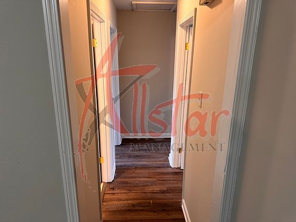 5th image of 3035 Greenbriar Cv W