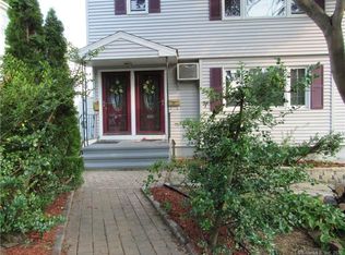 305 Robin St, Bridgeport, CT 06606