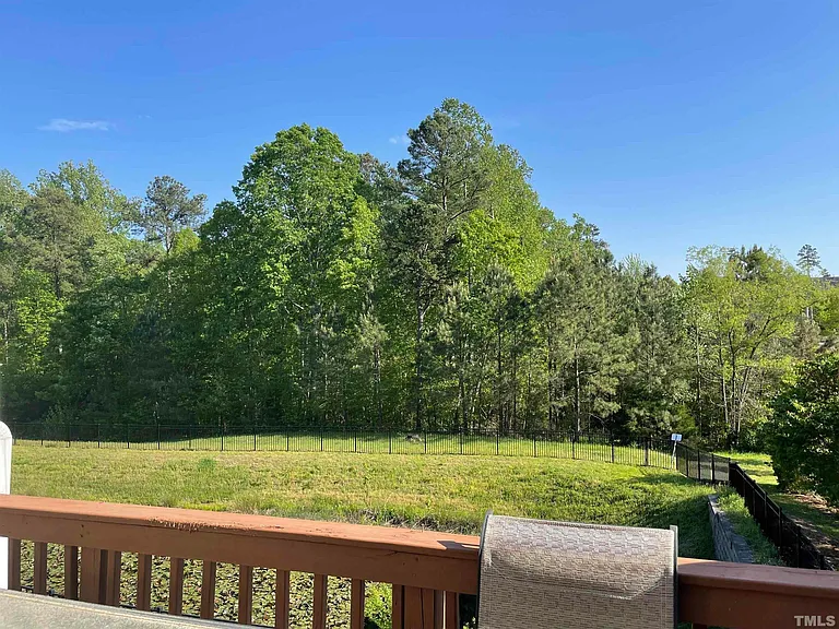 1002 Summerhouse Rd — Photo 8