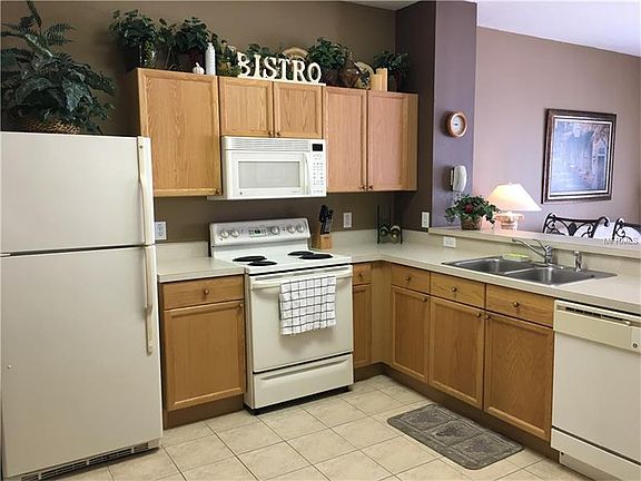 2nd image of 8119 Princess Palm Ln