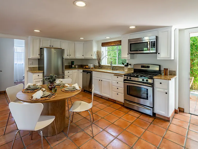1312 E Gutierrez St #B — Photo 5