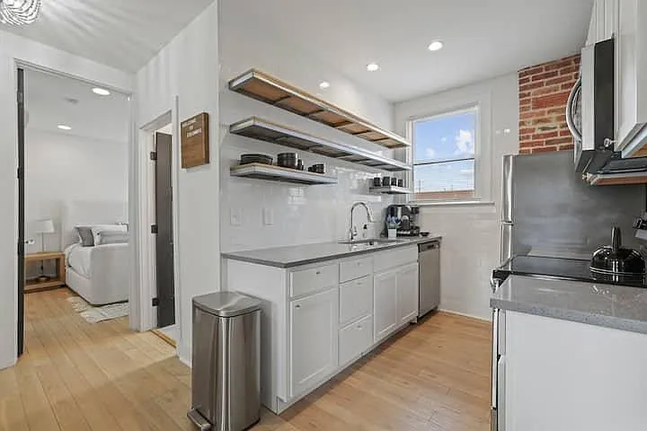 383 Wilson Ave — Photo 2