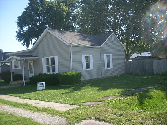 2nd image of 303 S Edwardsville St