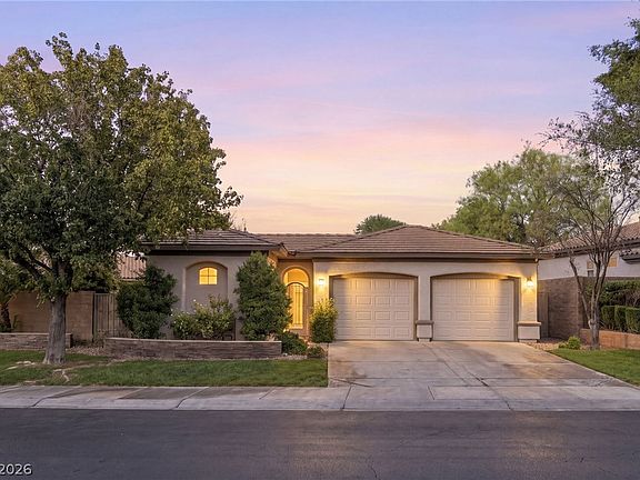 5th image of 26 Fountainhead Cir