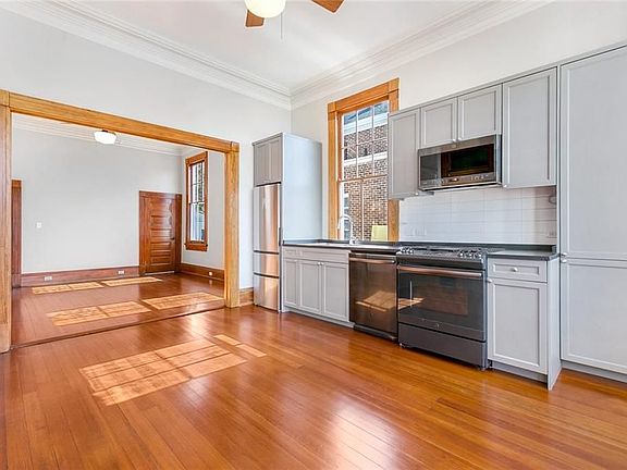 3rd image of 1221 Mandeville St #101