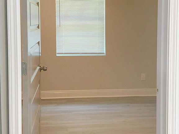 4th image of 5094-J East Ave #10-L