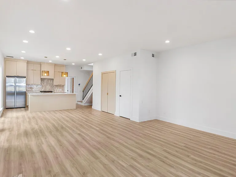 3633 Asbury St — Photo 14