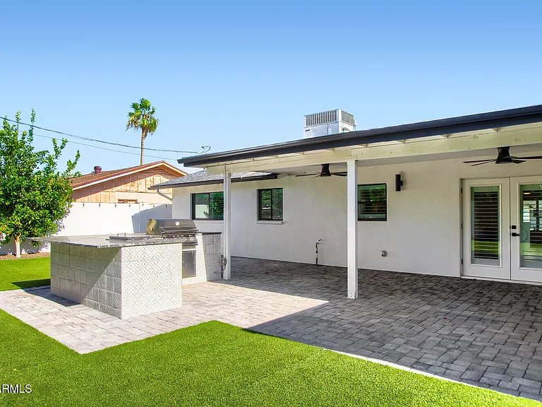 8318 E Sells Dr — Photo 22