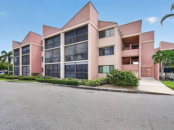 4th image of 3160 MATECUMBE KEY ROAD #218