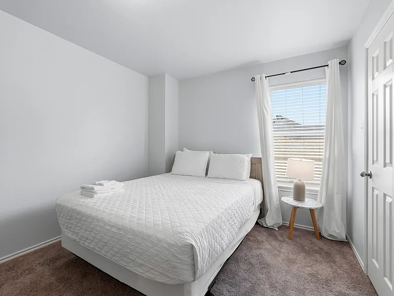704 San Antonio Trl — Photo 33