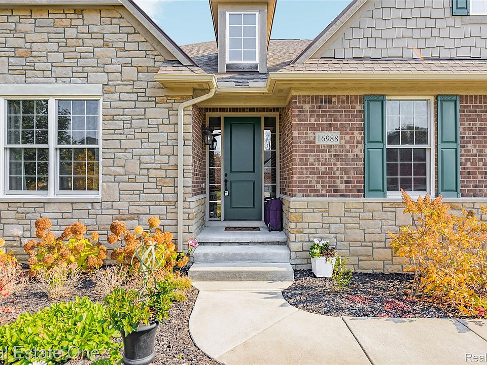 16988 Forest Edge, photo 3