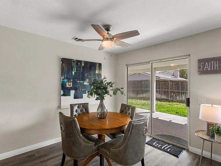 26425 Silverado Ct — Photo 8