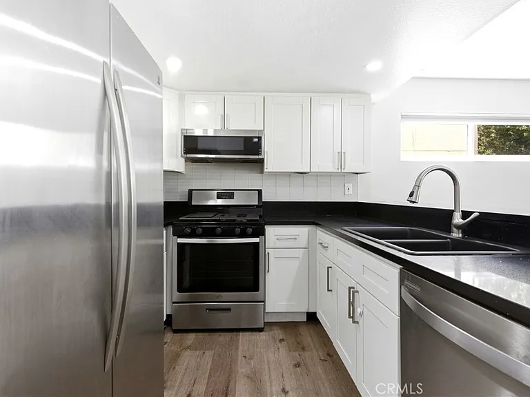 18209 Sierra Hwy #30 — Photo 19