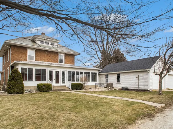 69416 Beech Rd, Nappanee, IN 46550