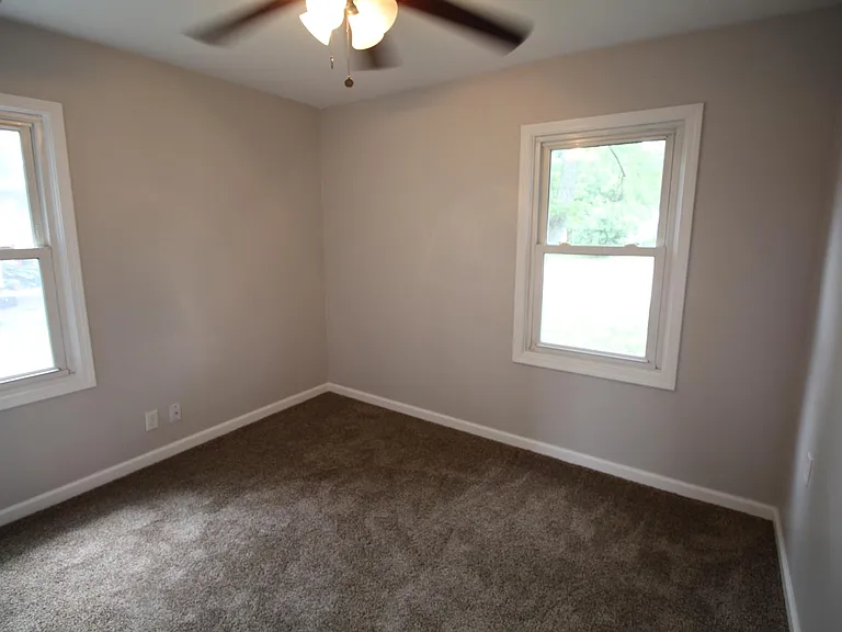 1229 Southlea Dr — Photo 8