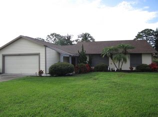 2452 SE Bordeaux Ct, Pt Saint Lucie, FL 34953