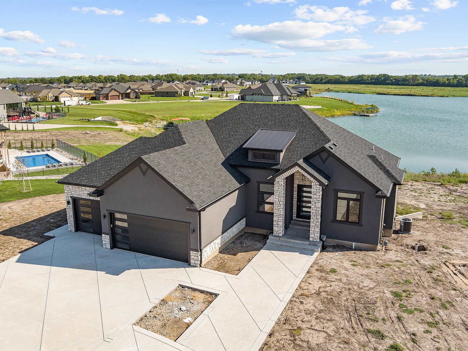 2905 Malibu Dr, Salina, KS 67401 | MLS #662100 | Zillow