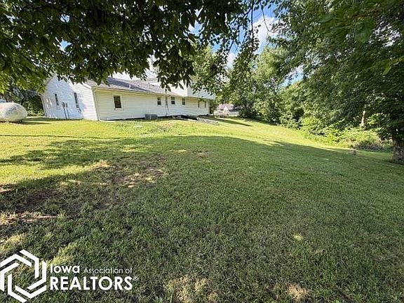 2nd image of 1386 Circle Dr