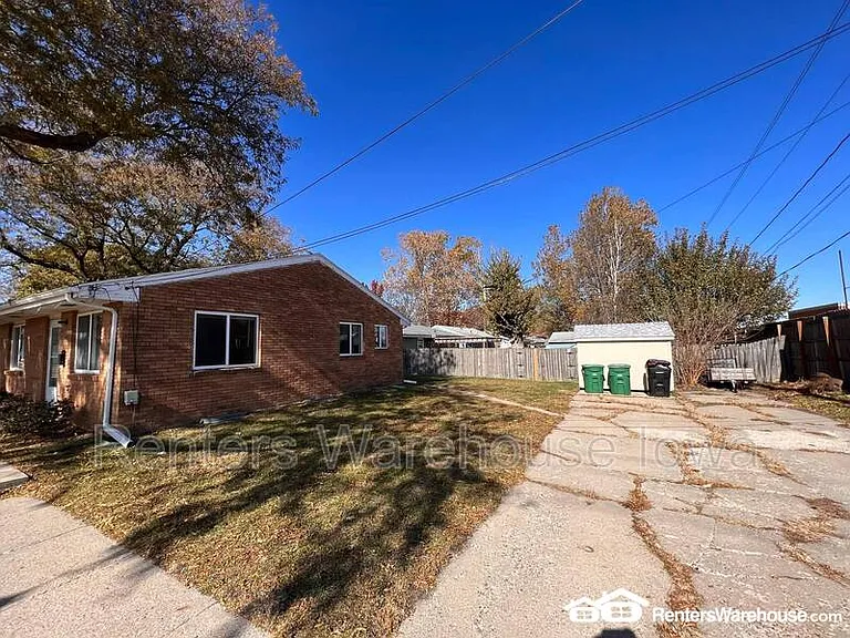 802 SW 3rd St — Photo 16