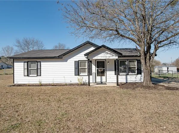 2186 Lee Road 239, Smiths Station, AL 36877