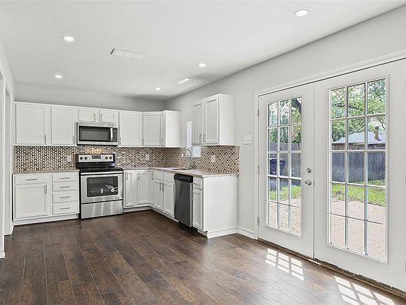 5th image of 1718 White Oak Dr