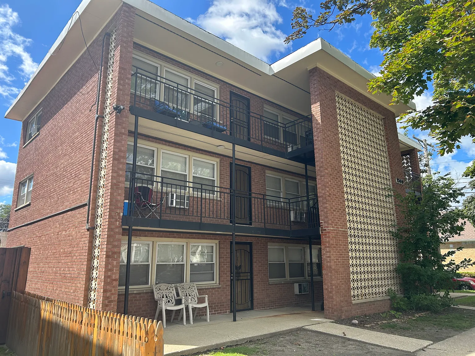 1 bed, 650 sqft, $1,250 — Photo 1