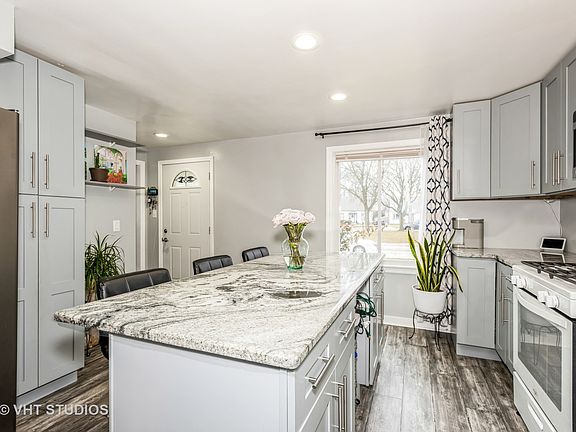 5th image of 2613 Silver Creek Dr