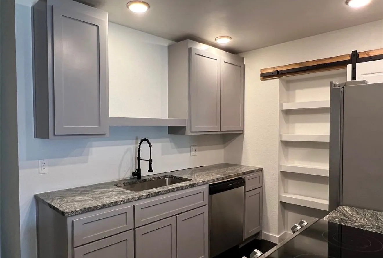 2 bed, 1008 sqft, $1,500 — Photo 4