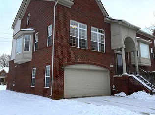 71 Grandview Cir, White Lake, MI