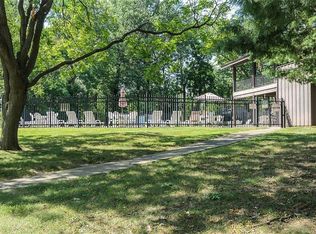 480 Chapel Ridge Dr APT E, Hazelwood, MO 63042