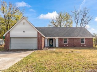 8752 E 540th Rd, Claremore, OK 74017