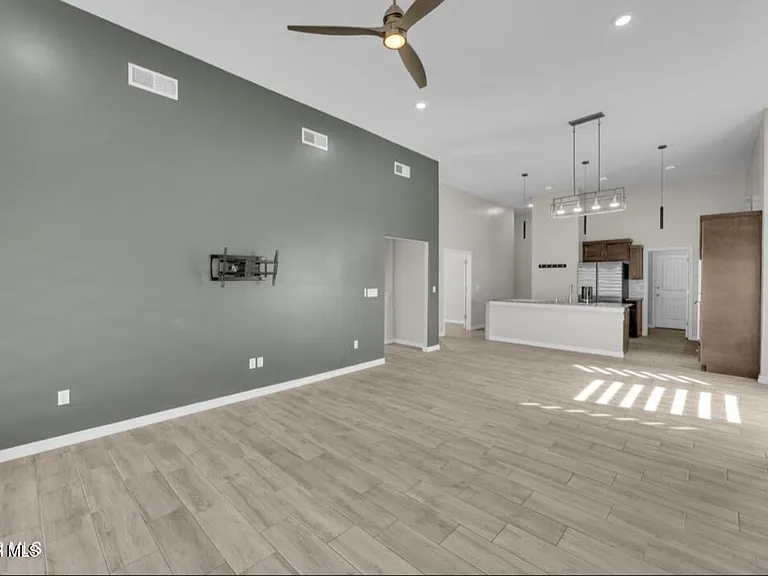 13729 Vista Lagos Ave — Photo 32